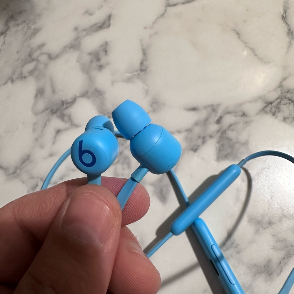 Beats bluetooth headphones